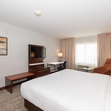 Quality Inn & Suites Валь-д'Ор Экстерьер фото