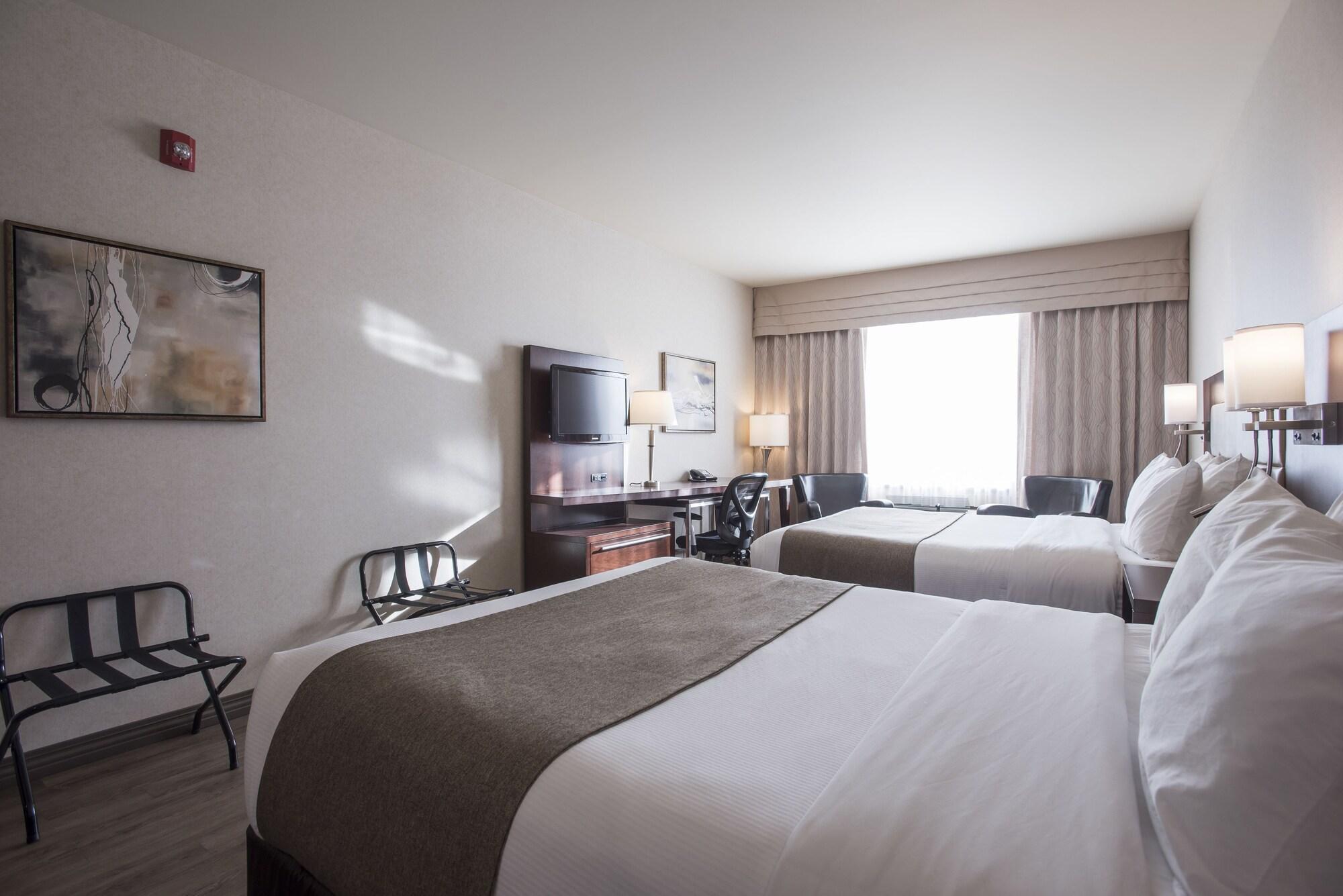 Quality Inn & Suites Валь-д'Ор Экстерьер фото