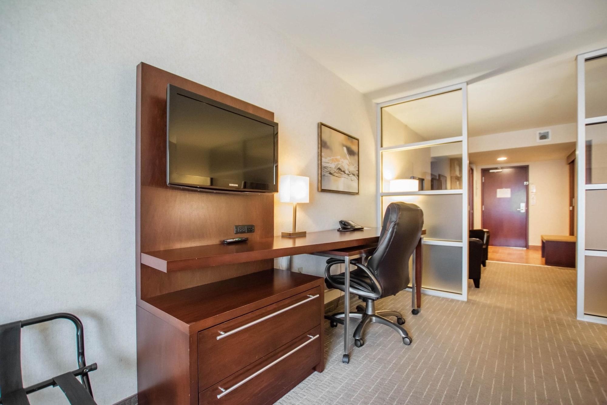 Quality Inn & Suites Валь-д'Ор Экстерьер фото