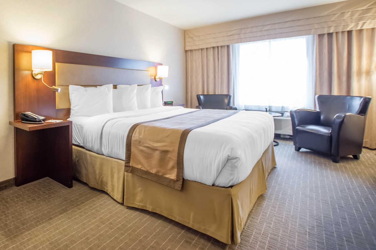 Quality Inn & Suites Валь-д'Ор Экстерьер фото