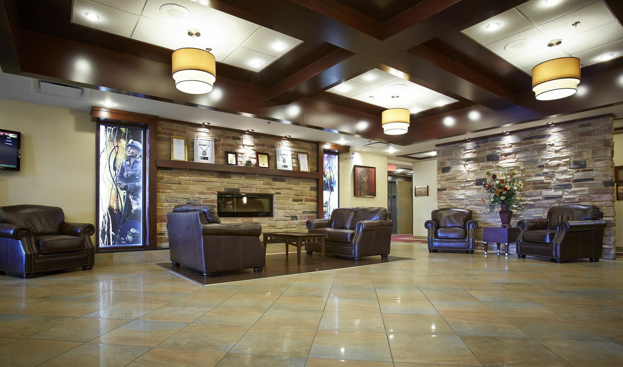 Quality Inn & Suites Валь-д'Ор Экстерьер фото